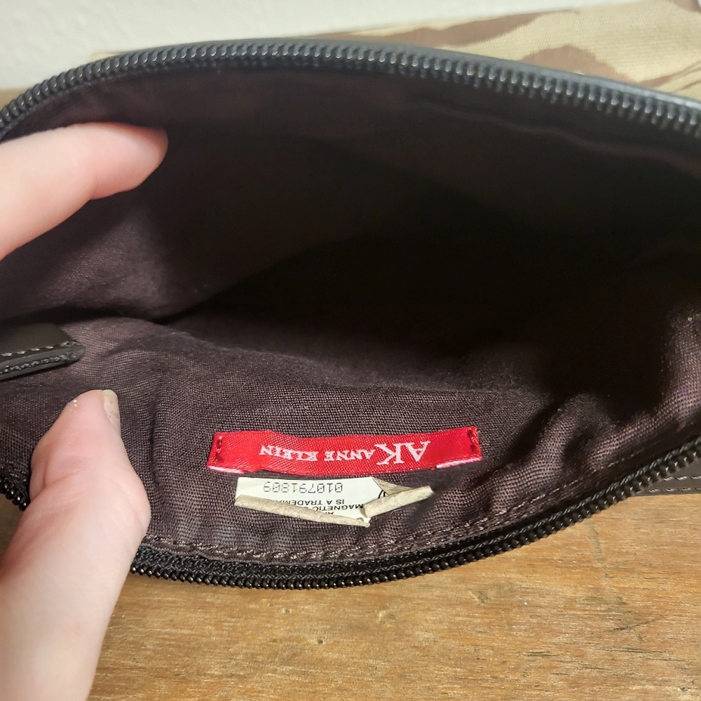 Anne Klein zebra print foldable handbag - Picture 2 of 5